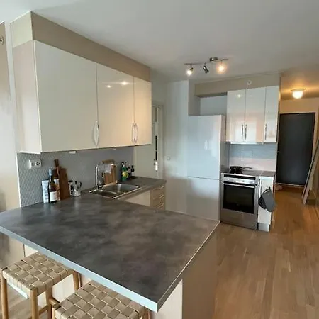 Pretty And Centrally Located 1 Bedroom Apartment